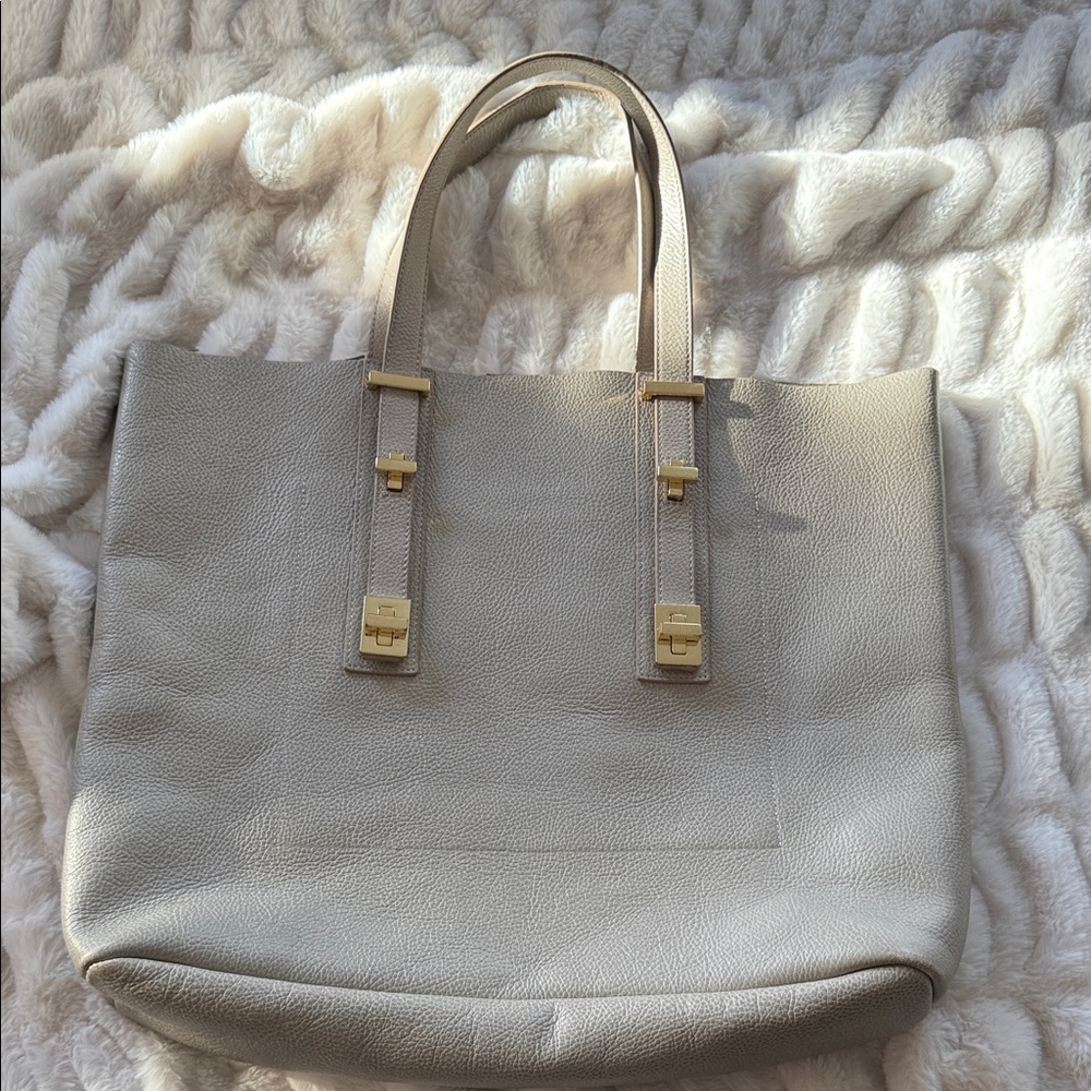 India Hicks beige light grey leather tote